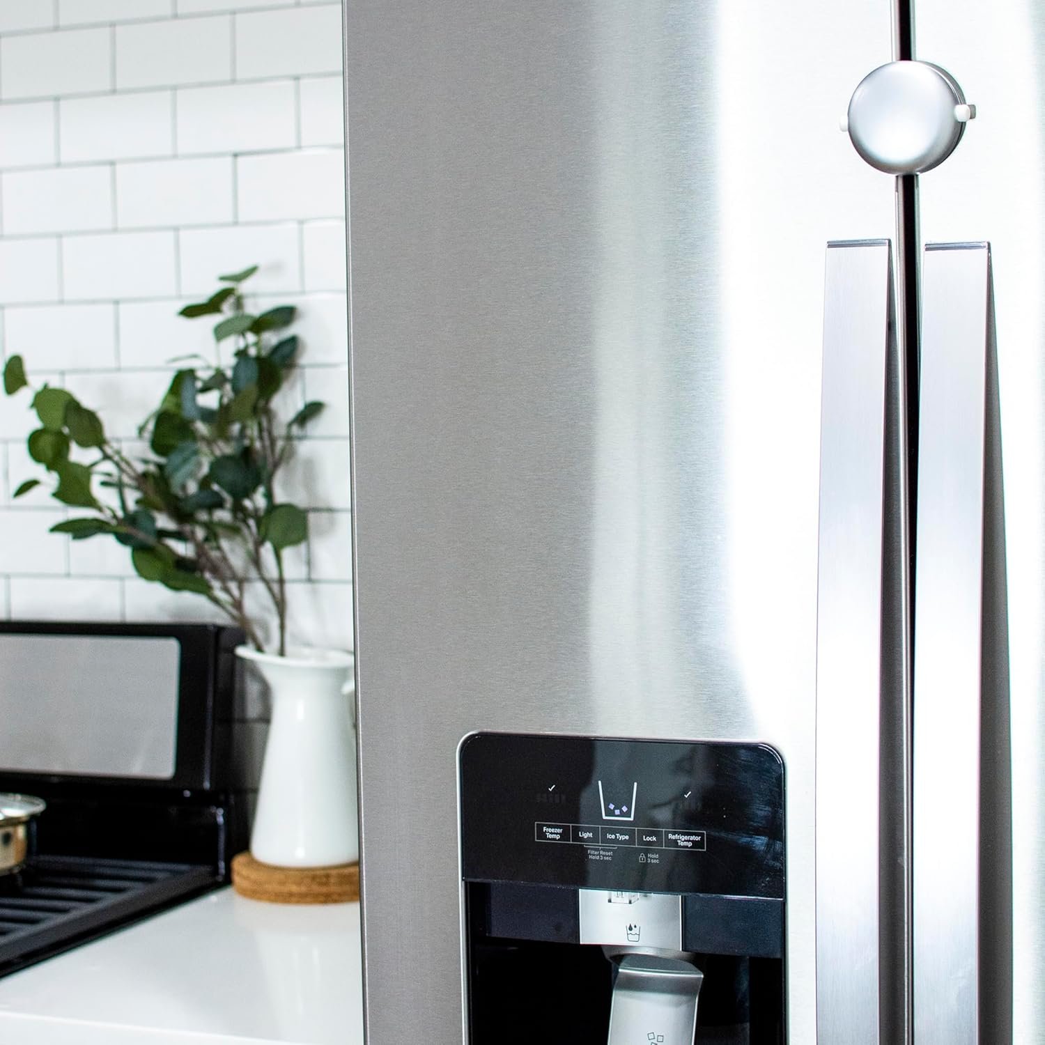 Secure & Stylish: The Qdos Chrome Fridge/Freezer Lock Review