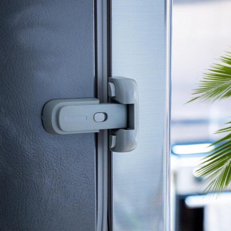 Secure Your Fridge: The Ultimate Refrigerator Lock for Kids and Pets!