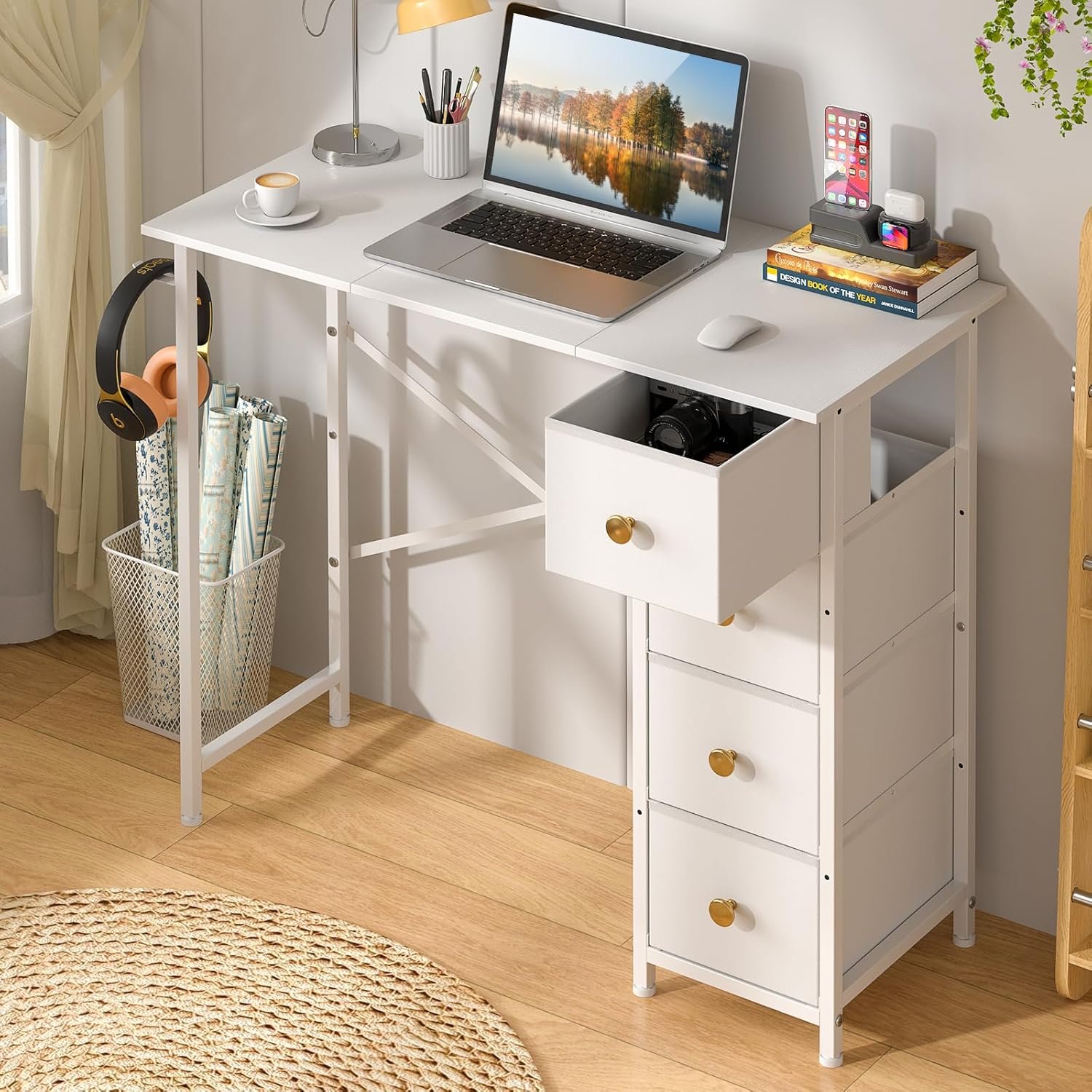 Maximize Your Space: The Ideal Small Writing Desk for Home and Study!